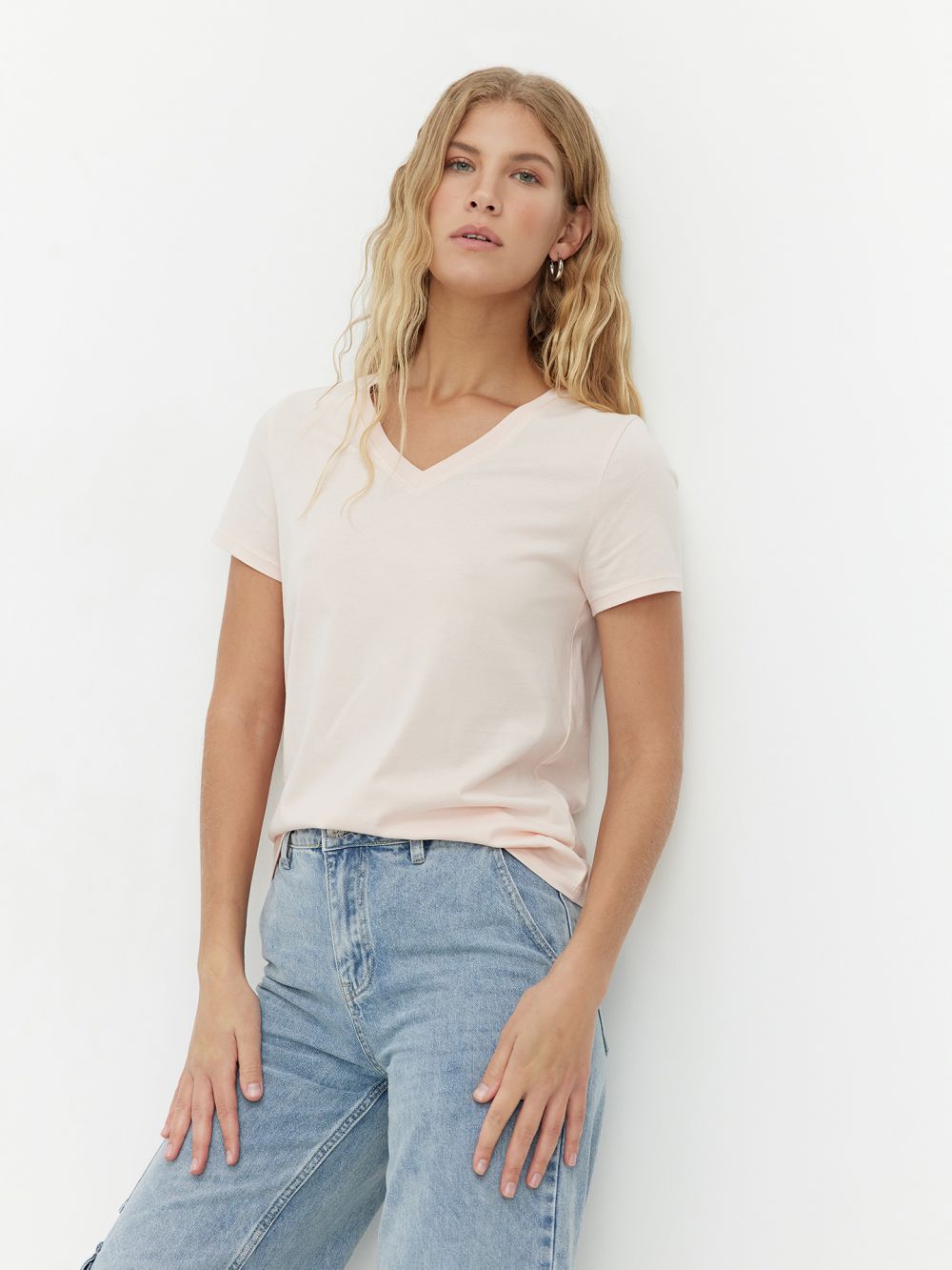 טי-שירט בייסיק מפתח V