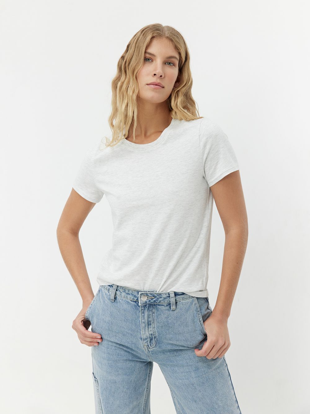 טי-שירט בייסיק מפתח עגול