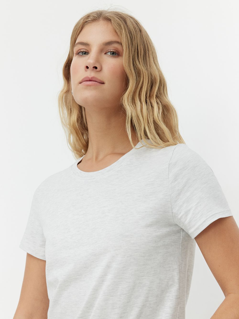 טי-שירט בייסיק מפתח עגול