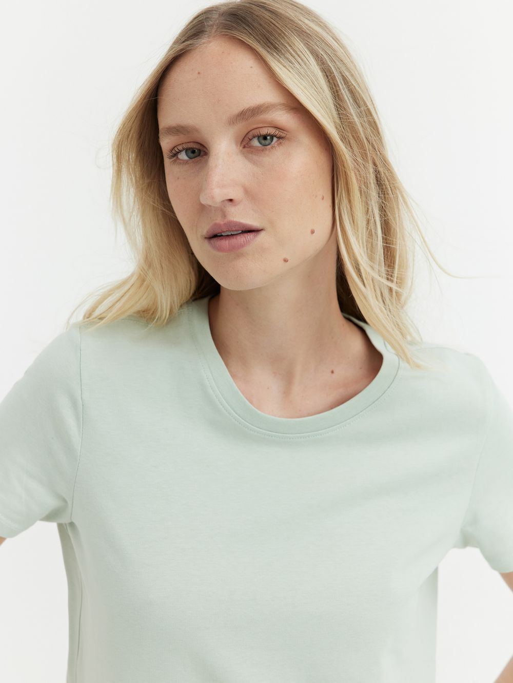 טי-שירט בייסיק מפתח עגול