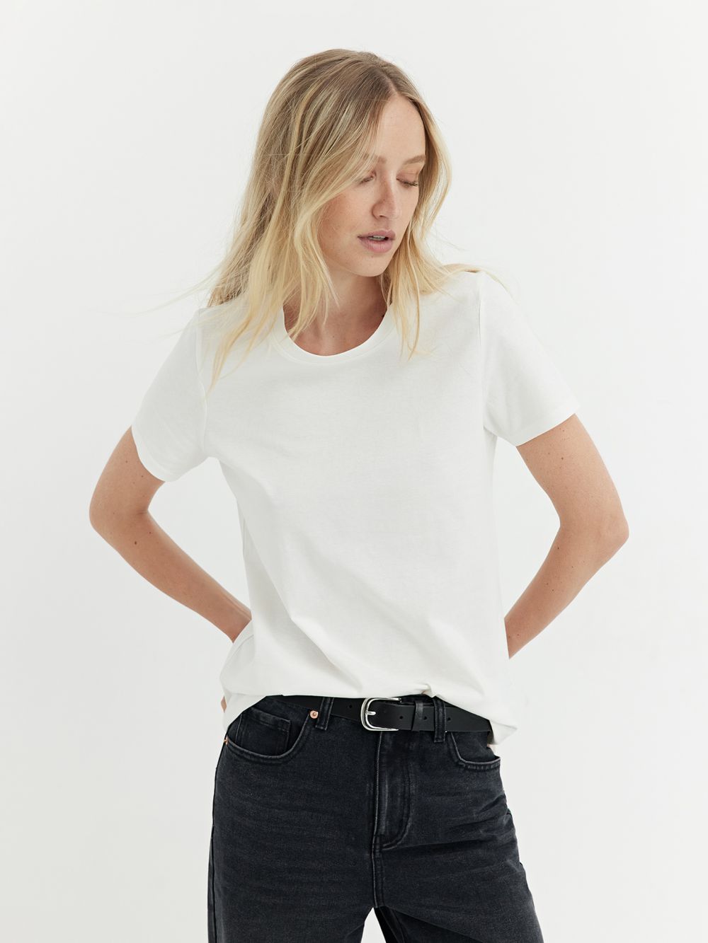 טי-שירט בייסיק מפתח עגול