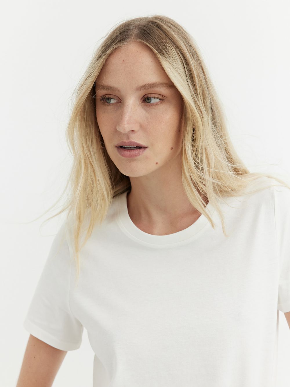 טי-שירט בייסיק מפתח עגול