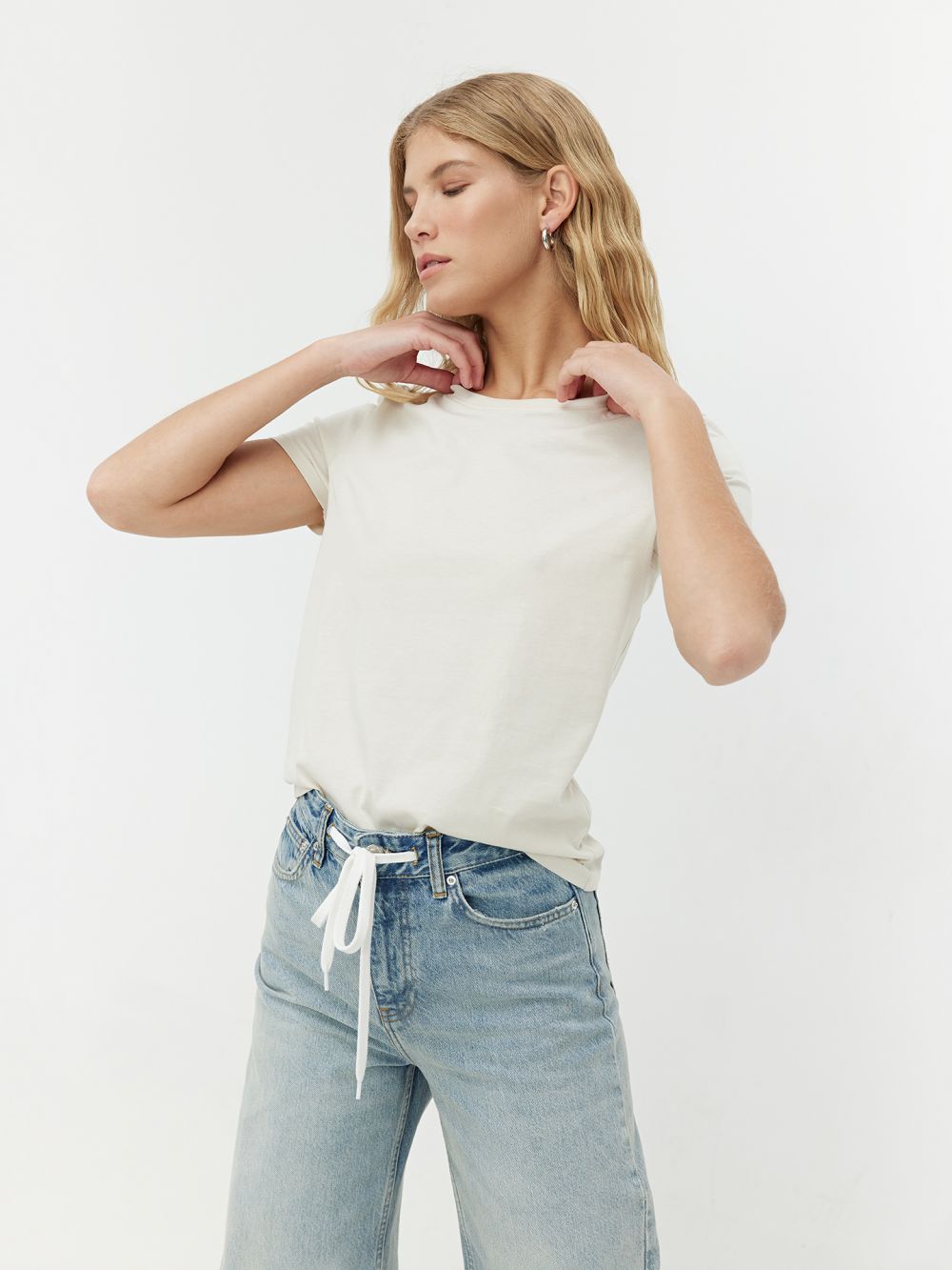 טי-שירט בייסיק מפתח עגול