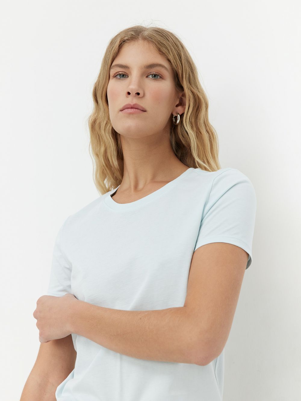 טי-שירט בייסיק מפתח עגול