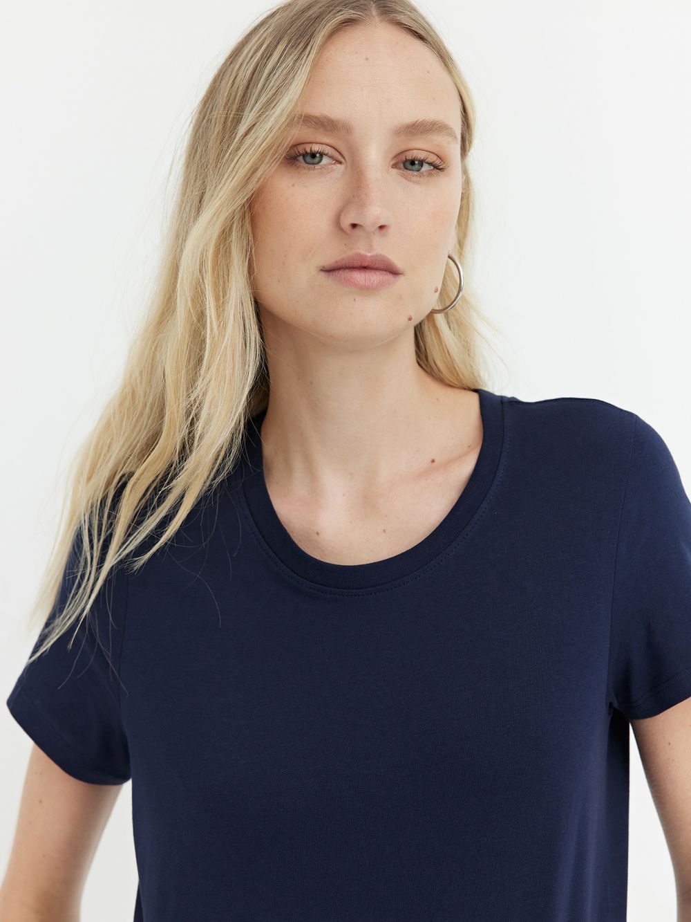 טי-שירט בייסיק מפתח עגול