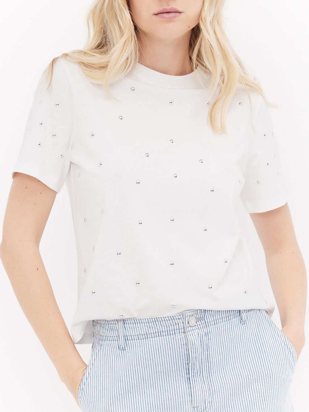 טי שירט עם ניטים אולאובר כסופים