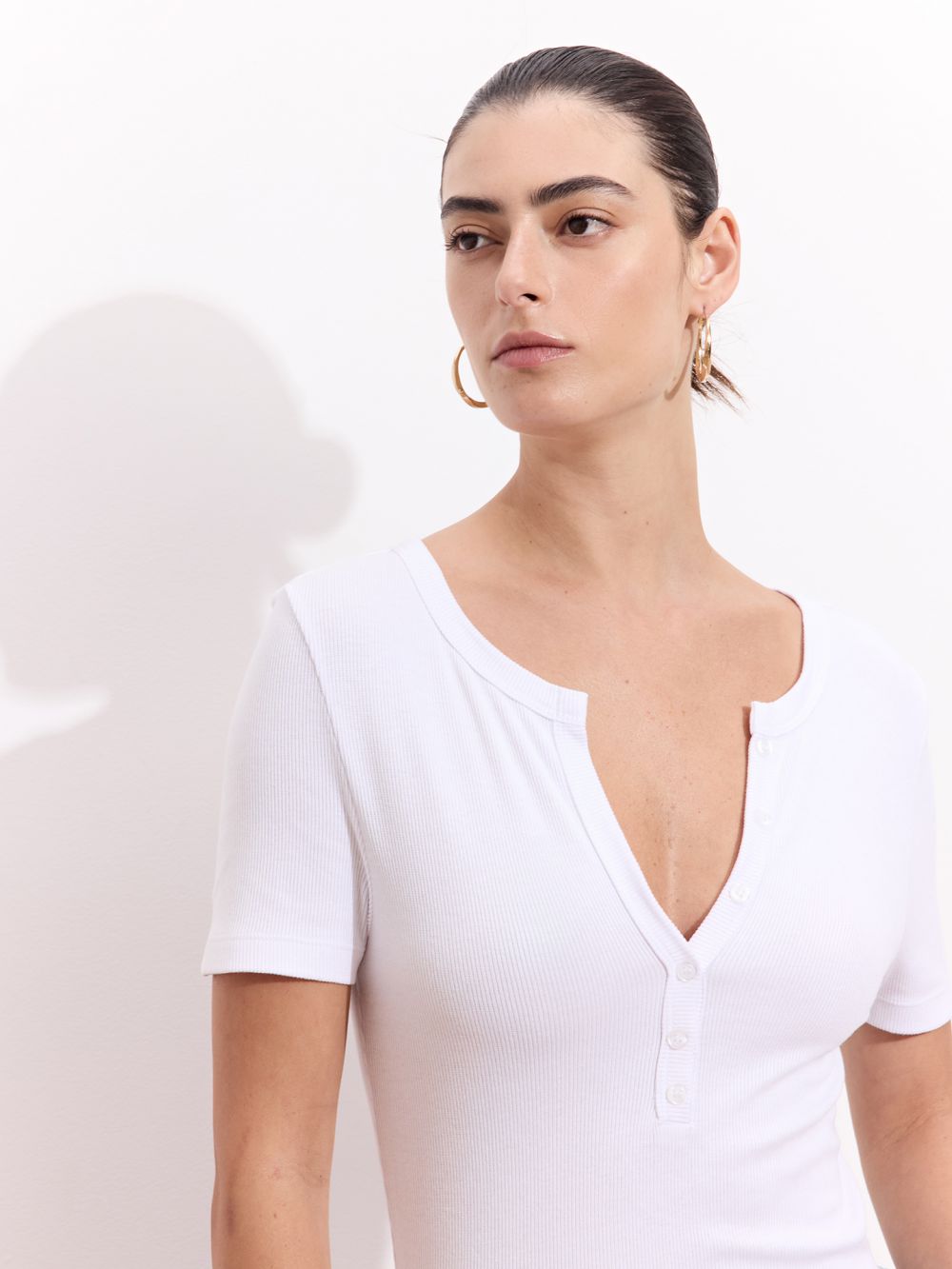 טי-שירט כפתורים