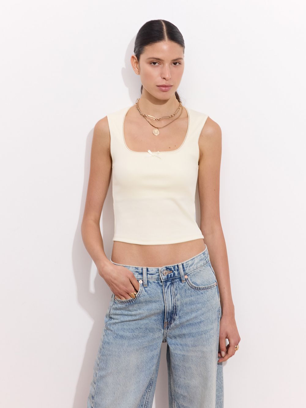 טי שירט ריב עם מחשוף רומנטי