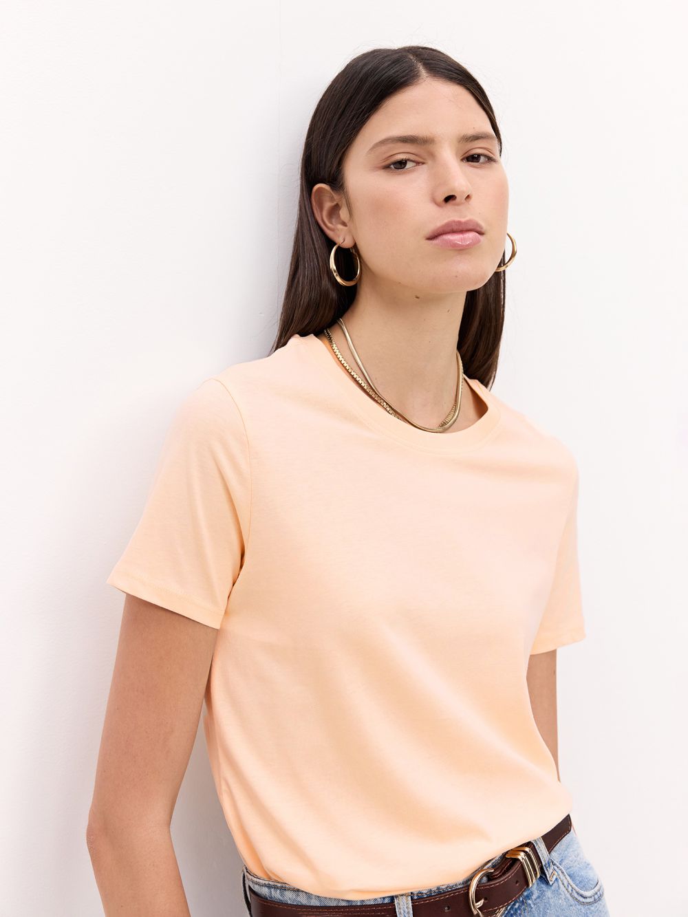 חולצת בייסיק צווארון עגול