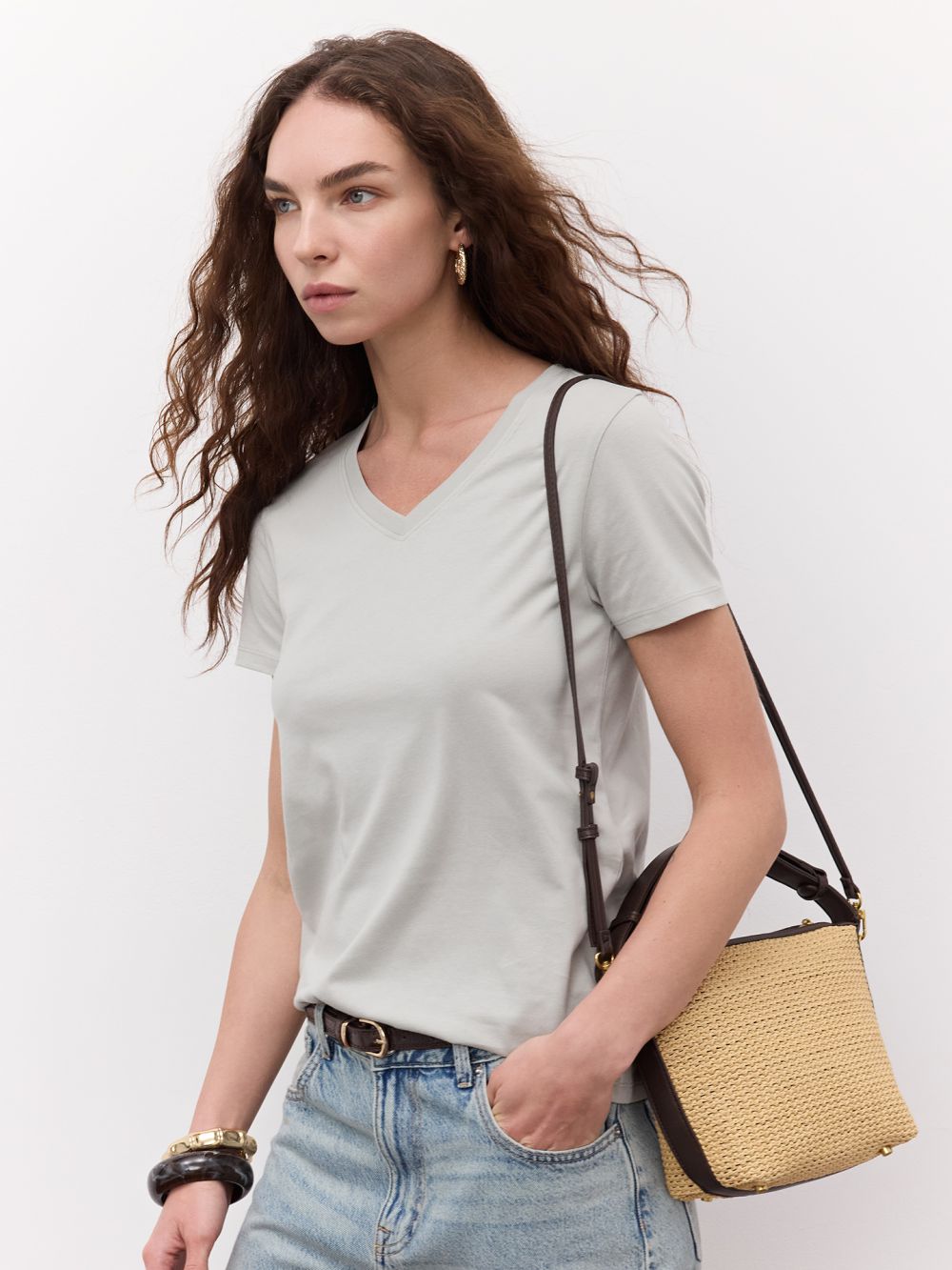 חולצת בית ספר בייסיק V