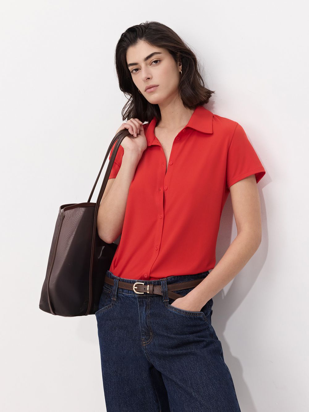 טי-שירט מכופתרת