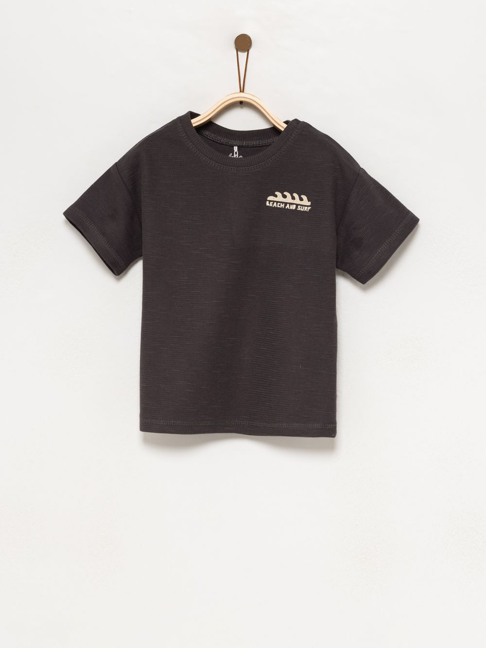 טי-שירט טקסטורה רקומה