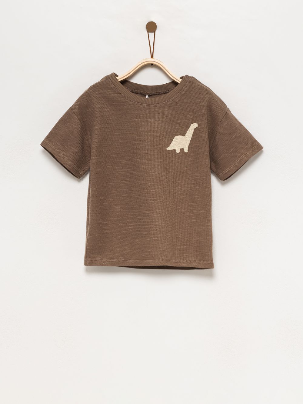 טי-שירט טקסטורה רקומה