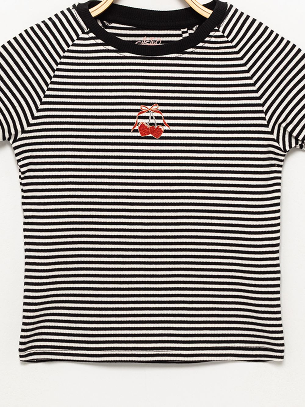 טי ריב עם דפוס