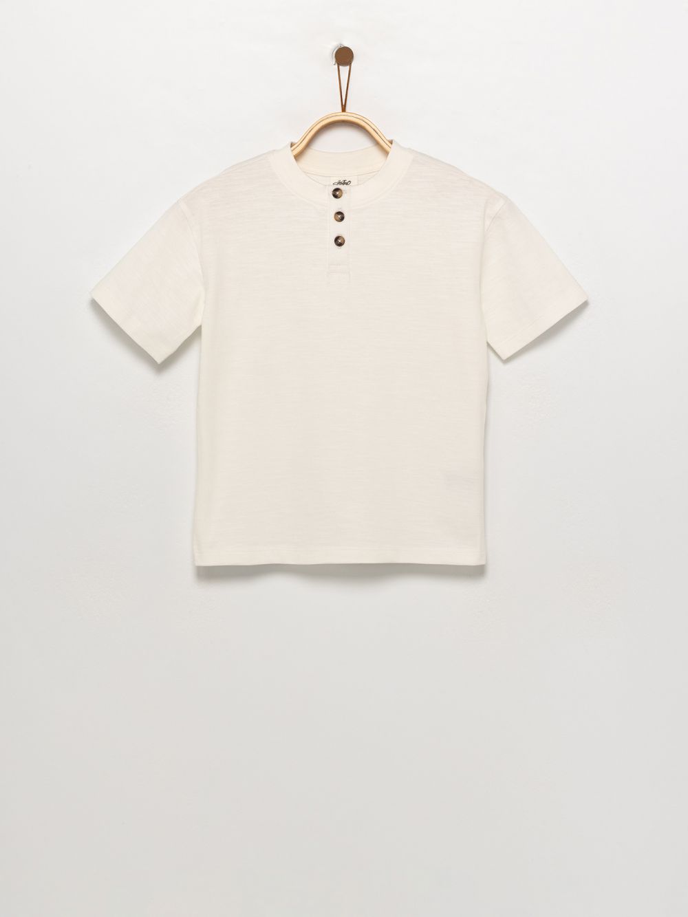 חולצת טי עם שינה