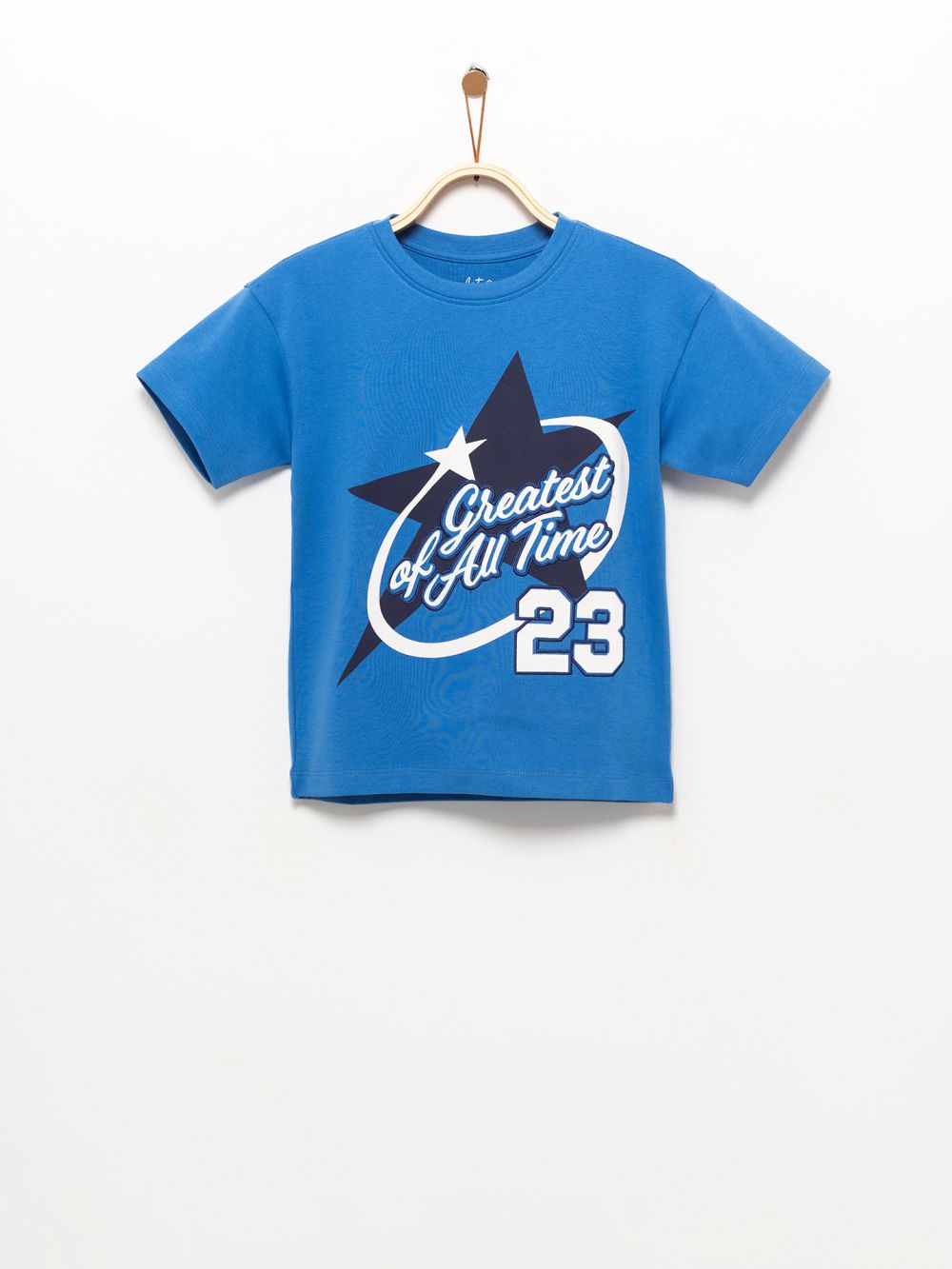 טי-שירט בסגנון ספורטיבי