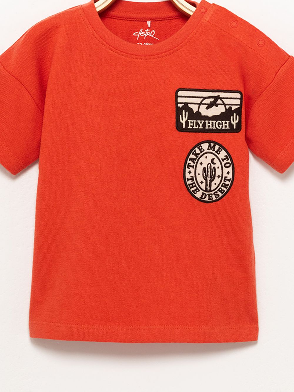 טי שירט עם טקסטורה