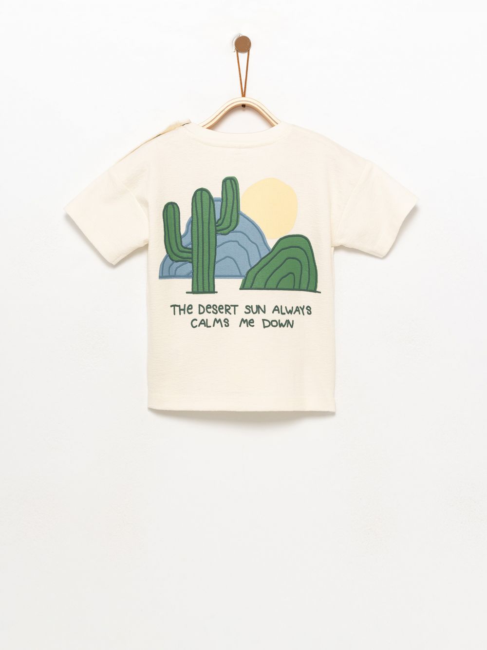 טי שירט עם טקסטורה