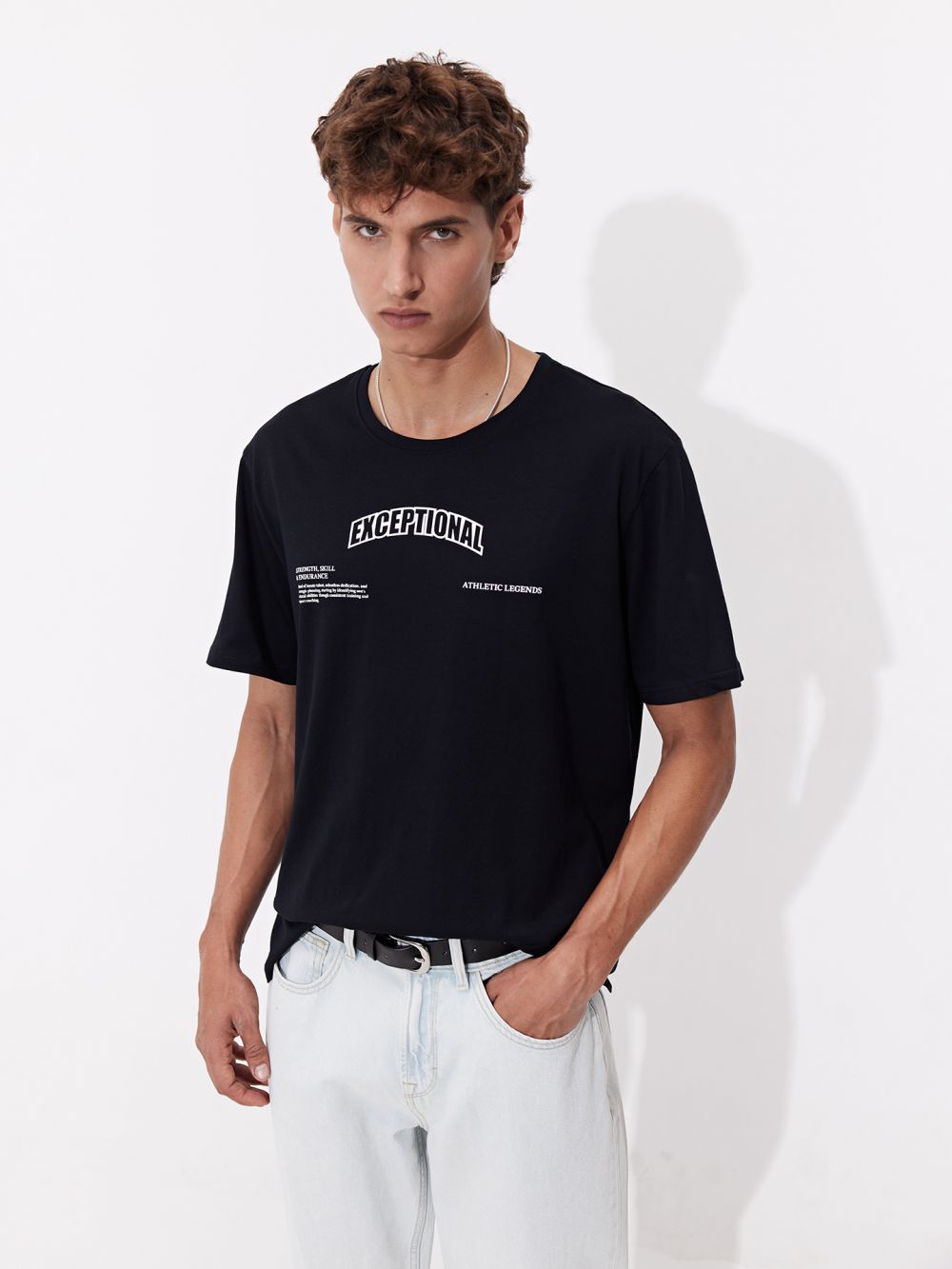 טי שירט עם דפוס קדמי