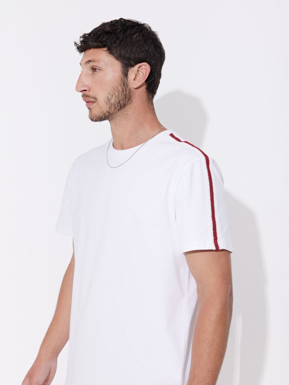 טי-שירט מעוטרת