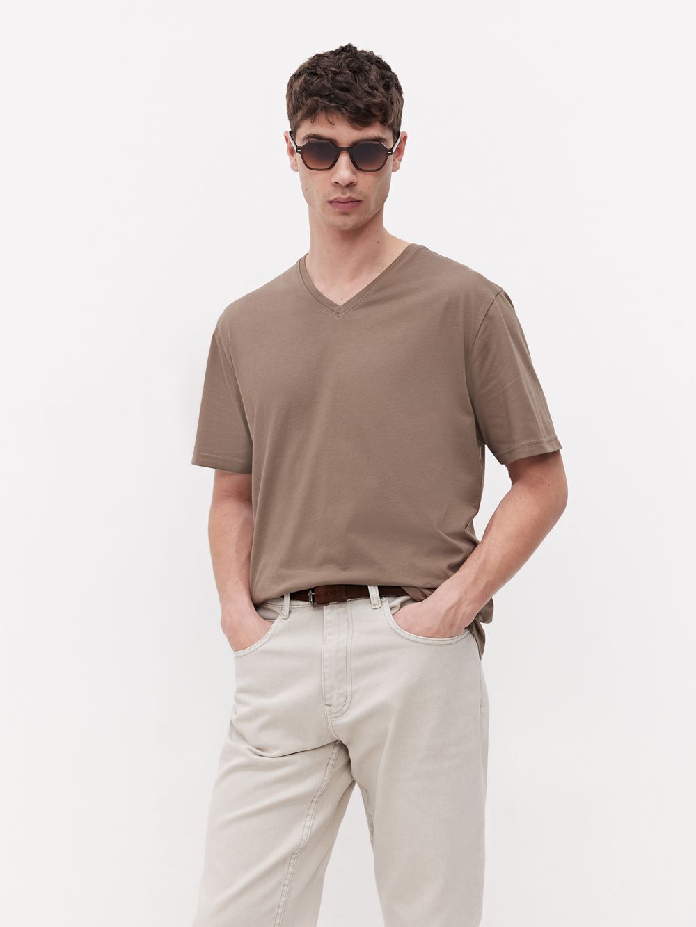 טי-שירט וי בייסיק