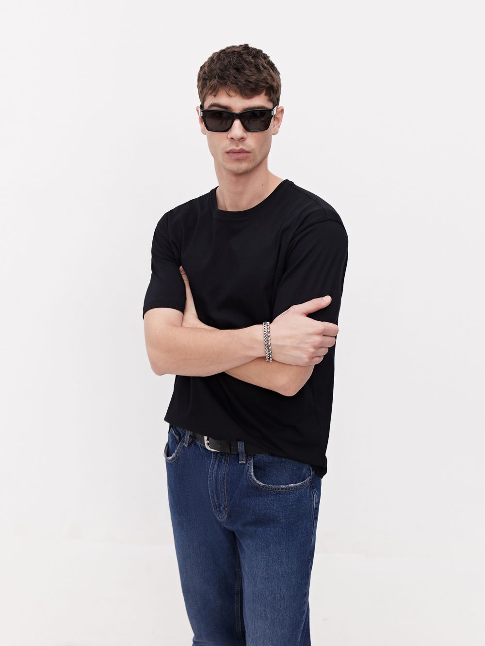 טי שירט בייסיק שרוול קצר עם צווארון עגול