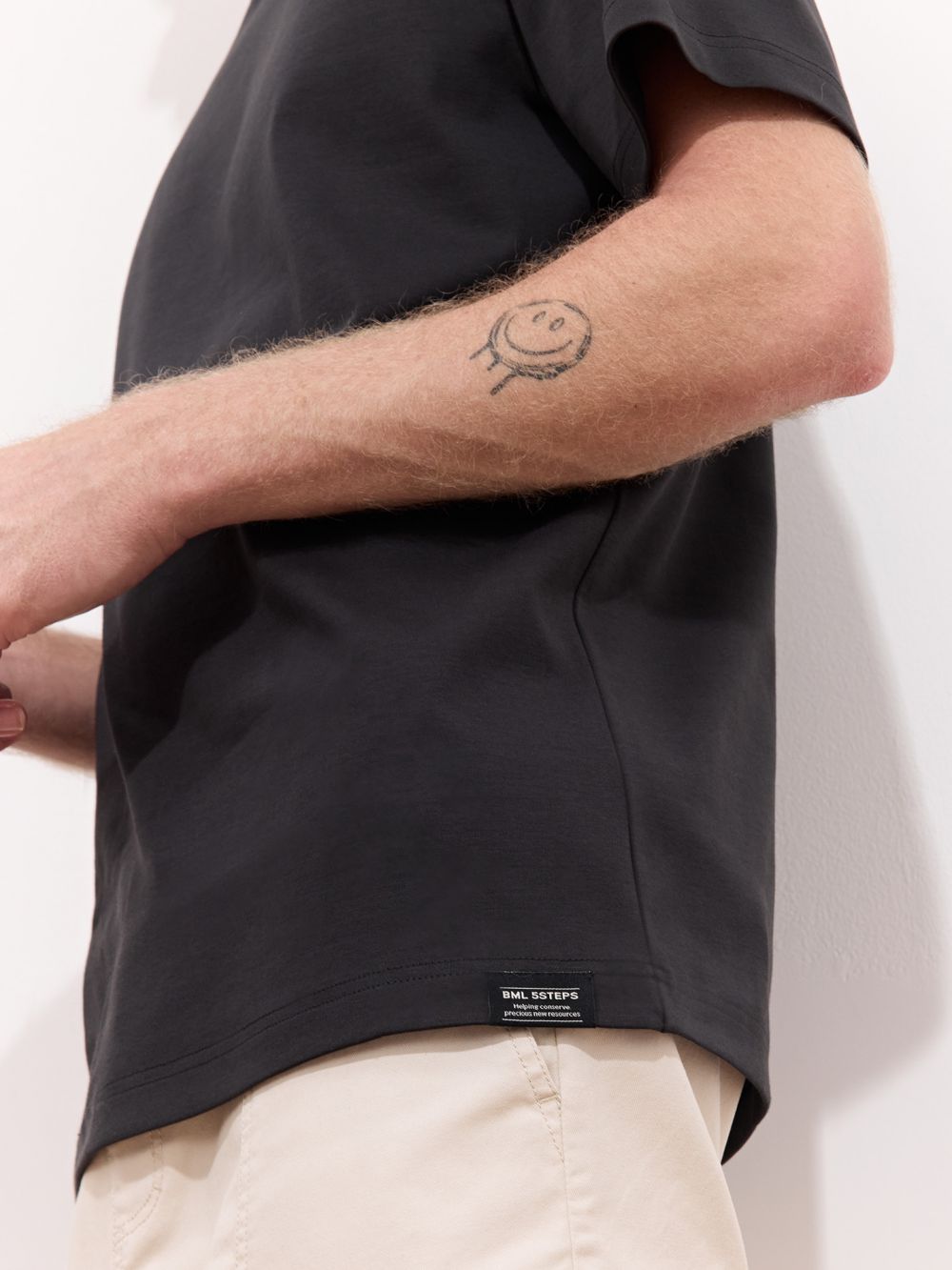 טי שירט שרוול קצר