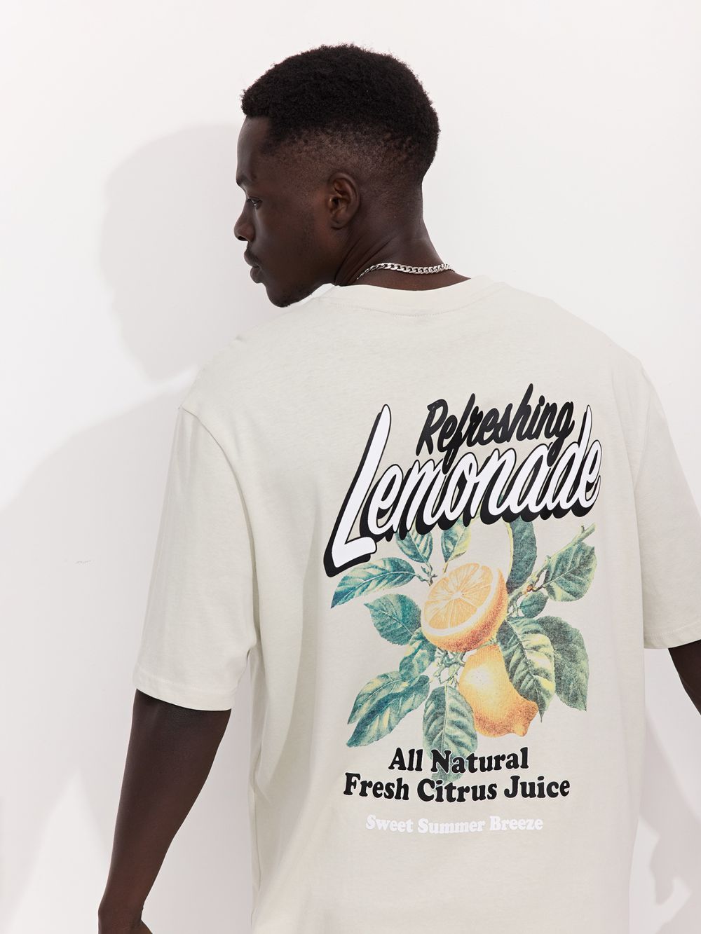 טי-שירט Regular Fit עם הדפס