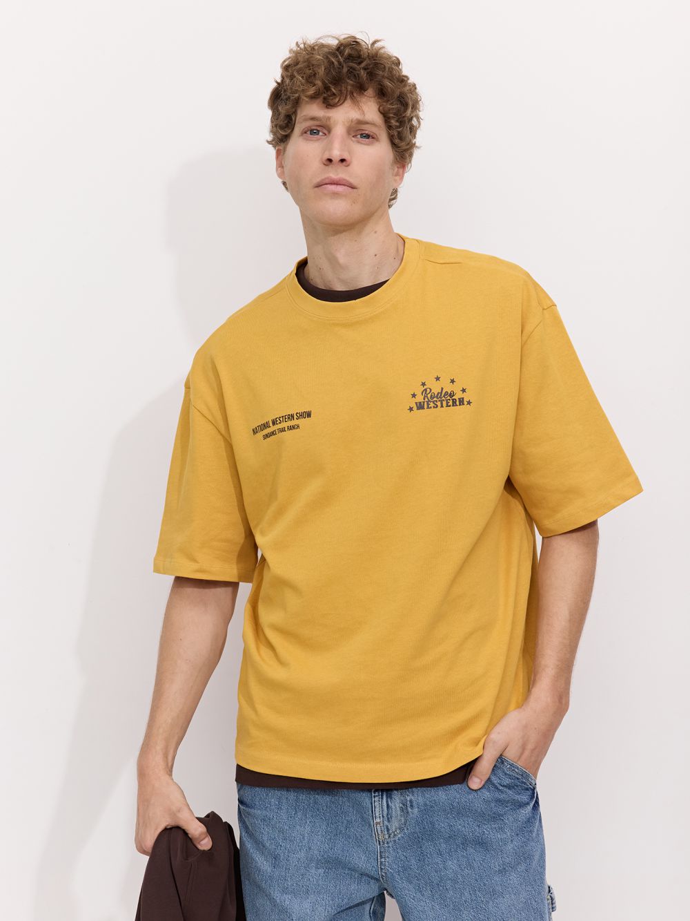 טי-שירט BOXY עם דפוס