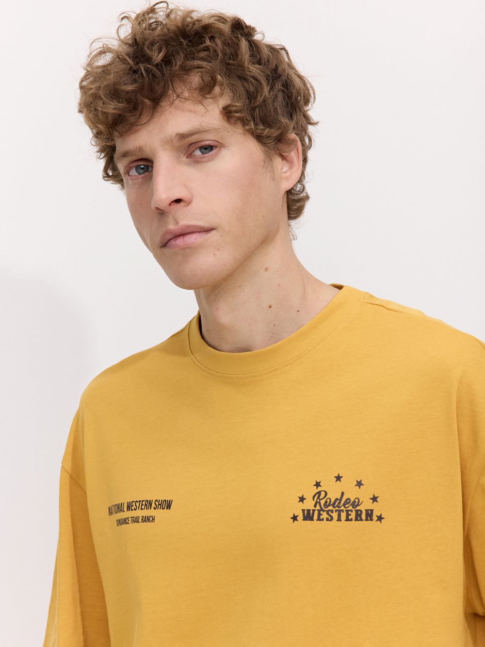 טי-שירט BOXY עם דפוס