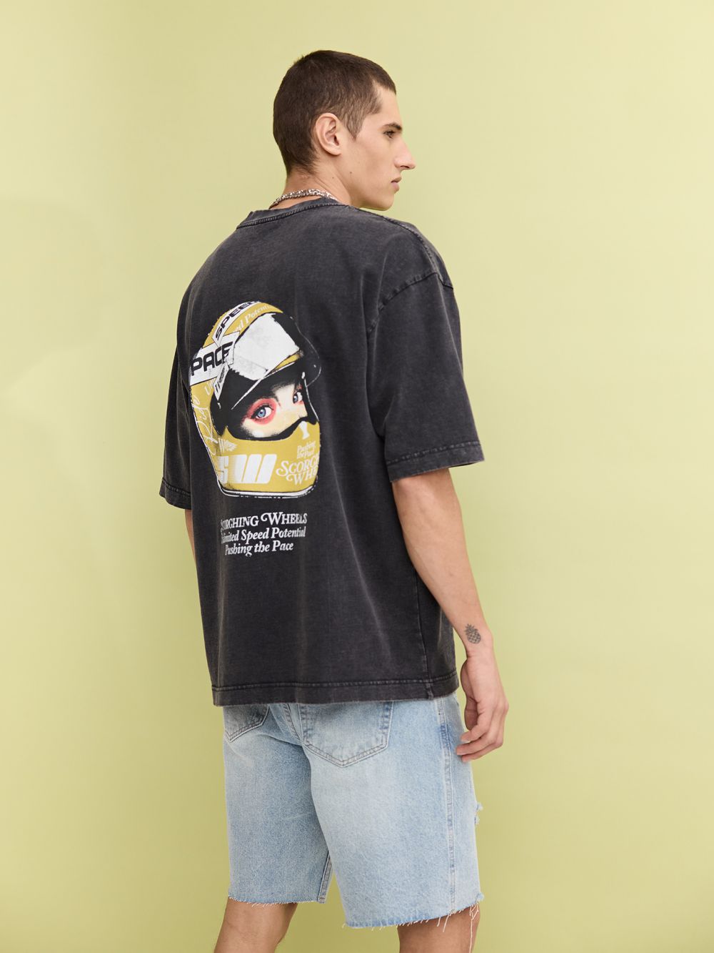 חולצה שטופה עם הדפס