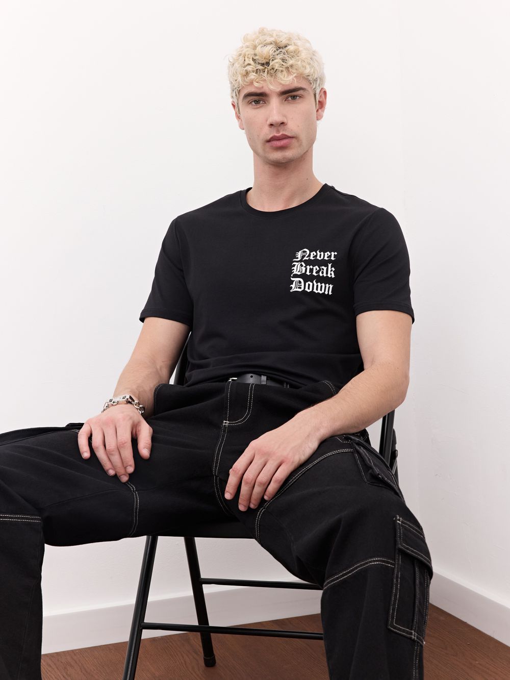 טי שירט לייקרה מודפסת בגזרה משוחררת