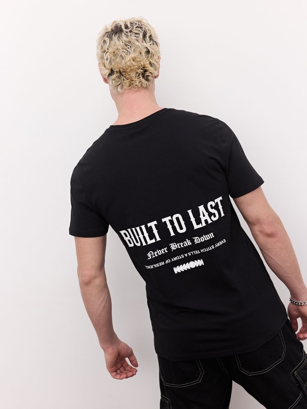 טי שירט לייקרה מודפסת בגזרה משוחררת