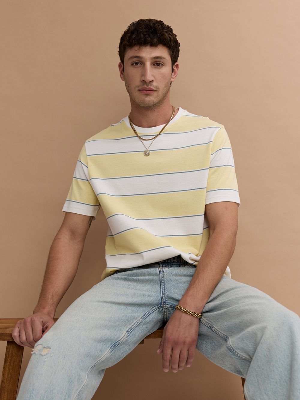 חולצה עם פסים