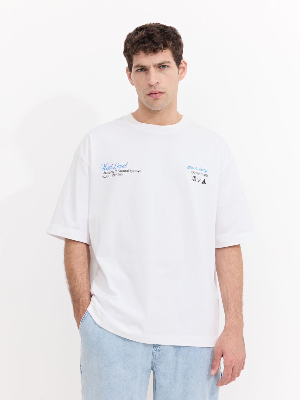 טי שירט עם דפוס גב