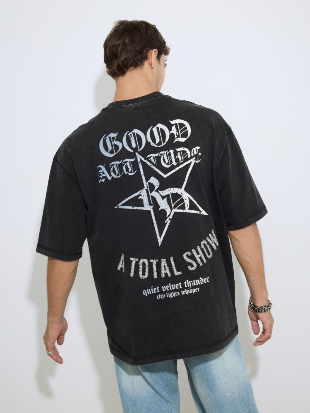 טי שירט אובר סייז עם דפוס