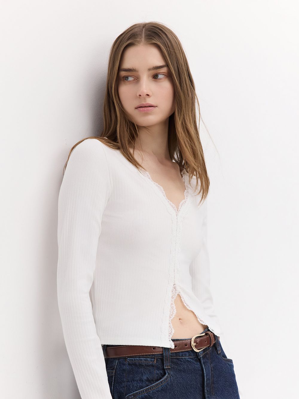 חולצת ריב שרוול ארוך עם סיומת תחרה