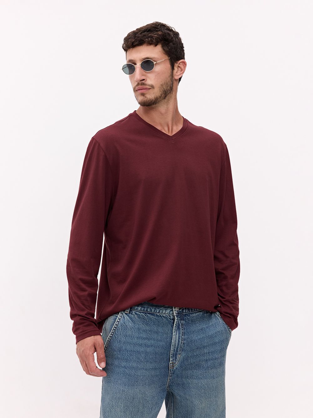 טי-שירט וי ארוכה