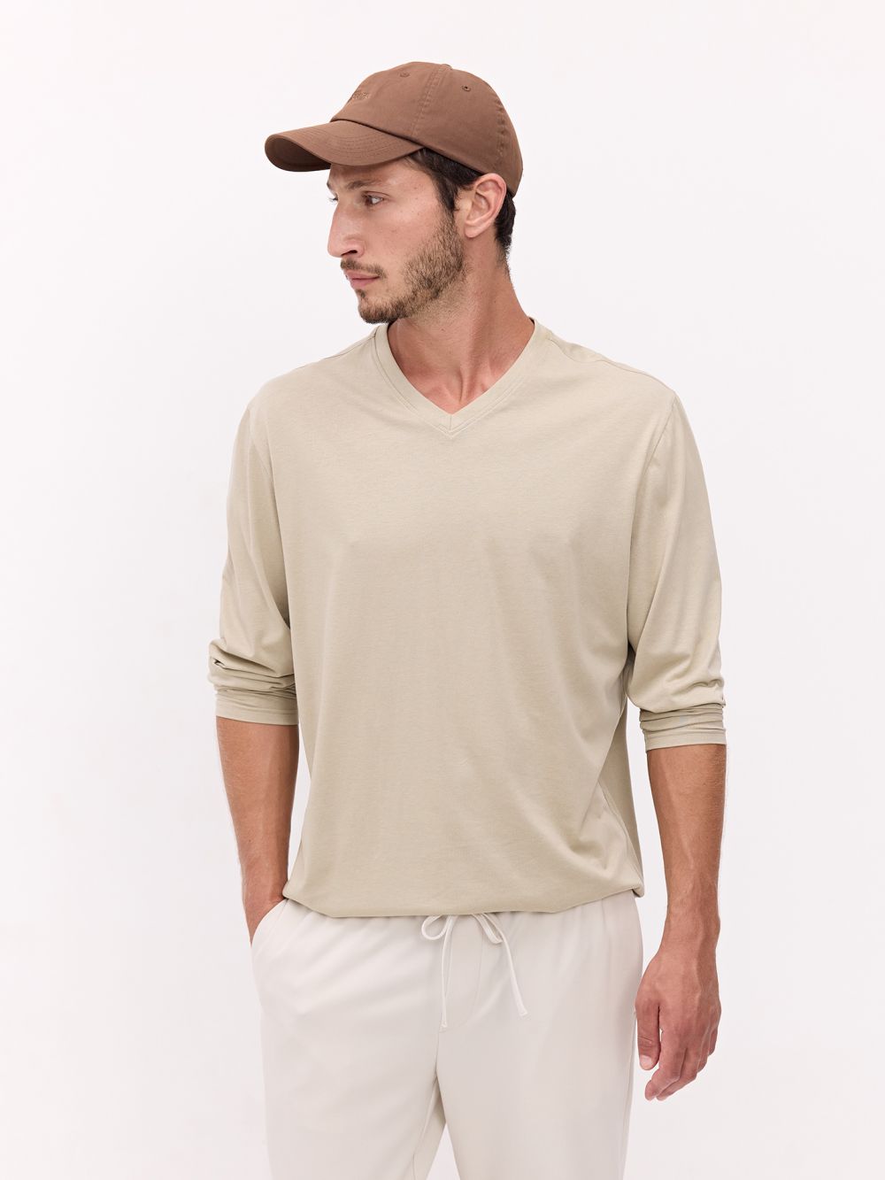 טי-שירט וי ארוכה