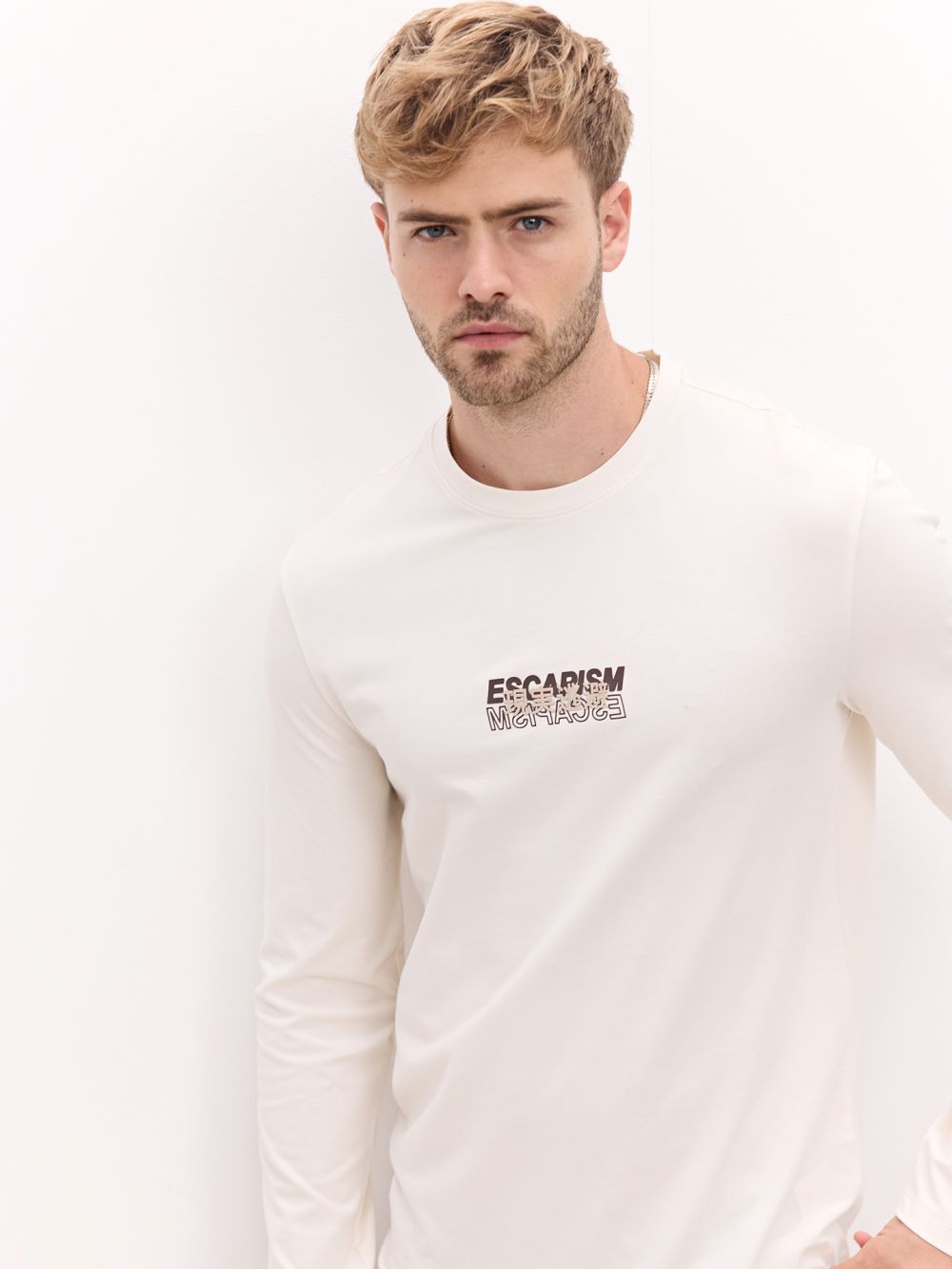 טי-שירט ארוכה עם כיתוב