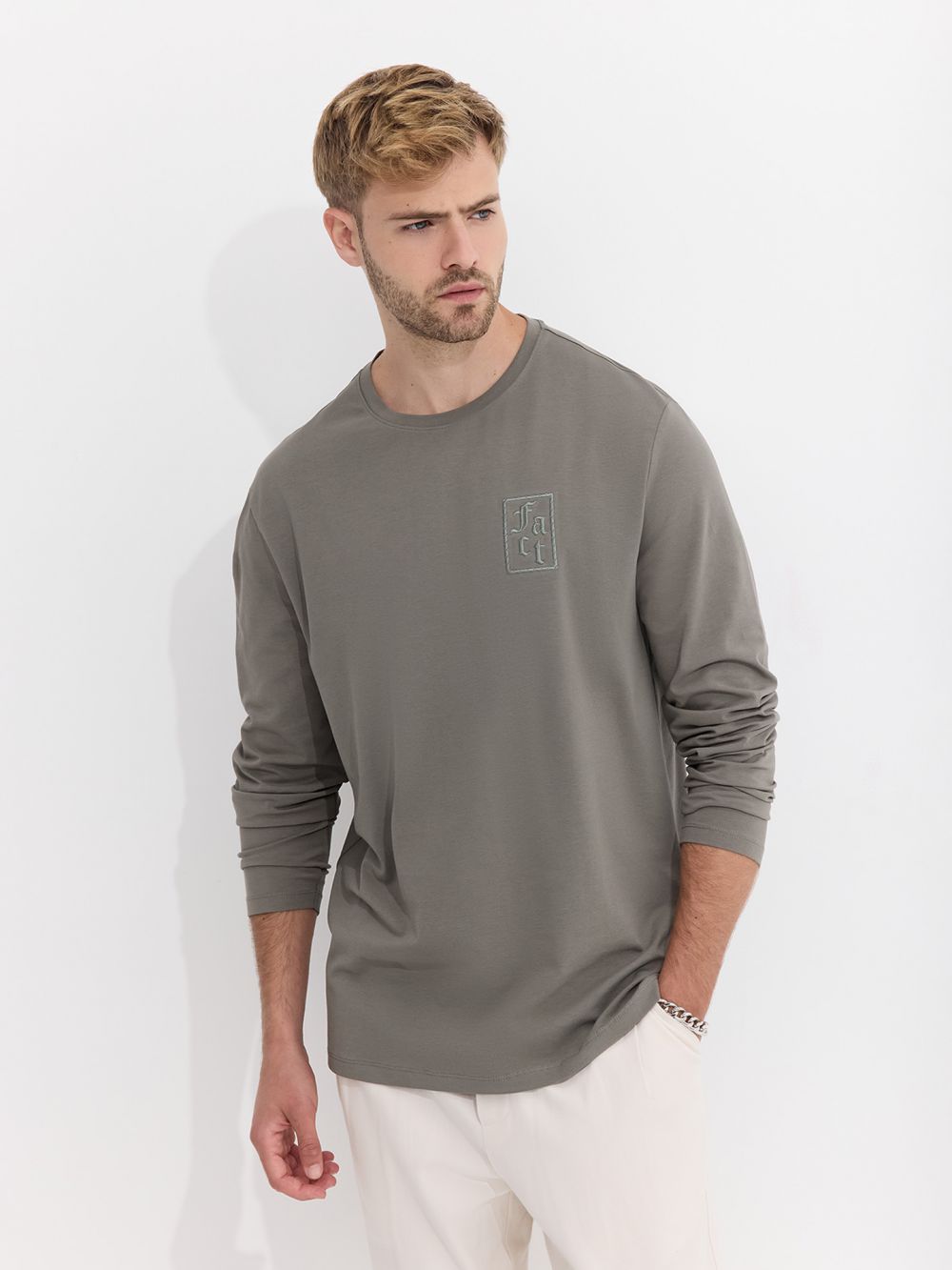 טי שרוול ארוך עם הדפס