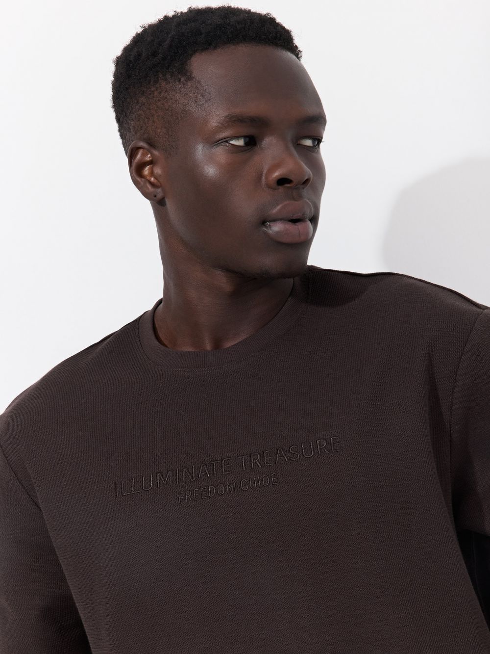 טי-שירט טקסטורה ארוכה עם כיתוב