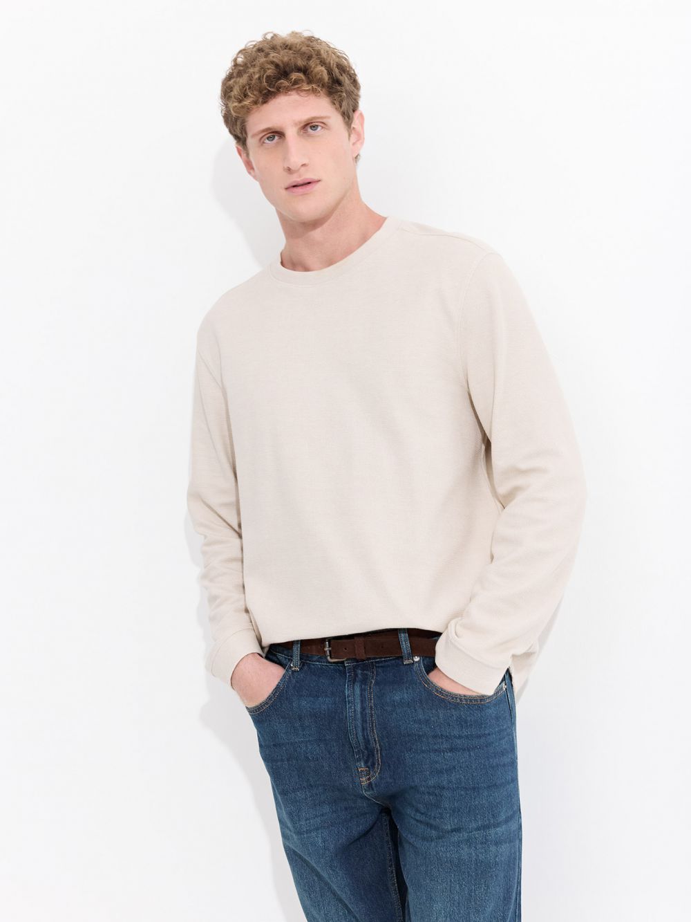 טי שירט שרוול ארוך עם טקסטורה