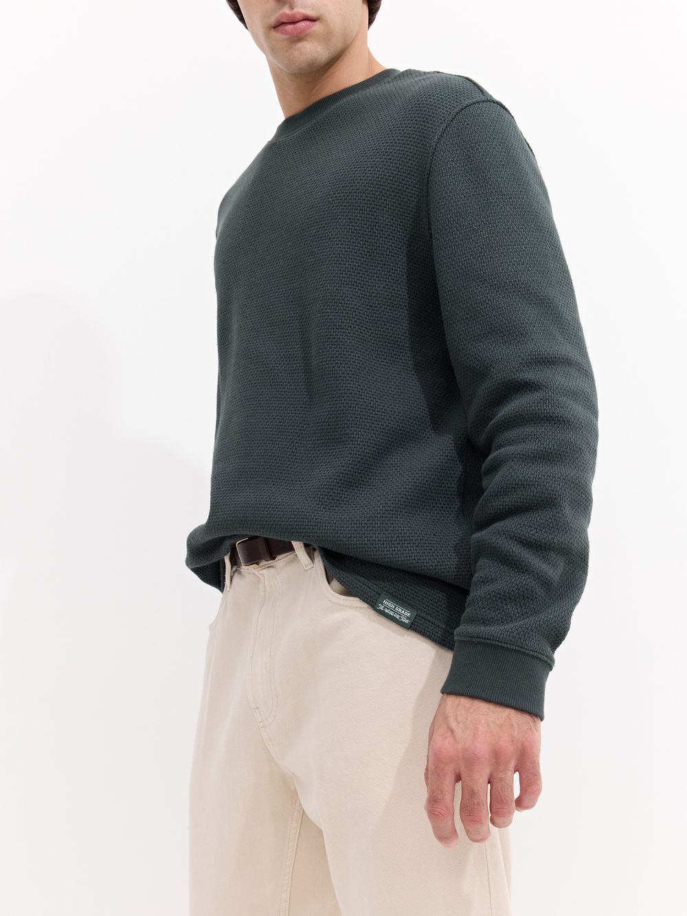 טי שירט שרוול ארוך עם טקסטורה