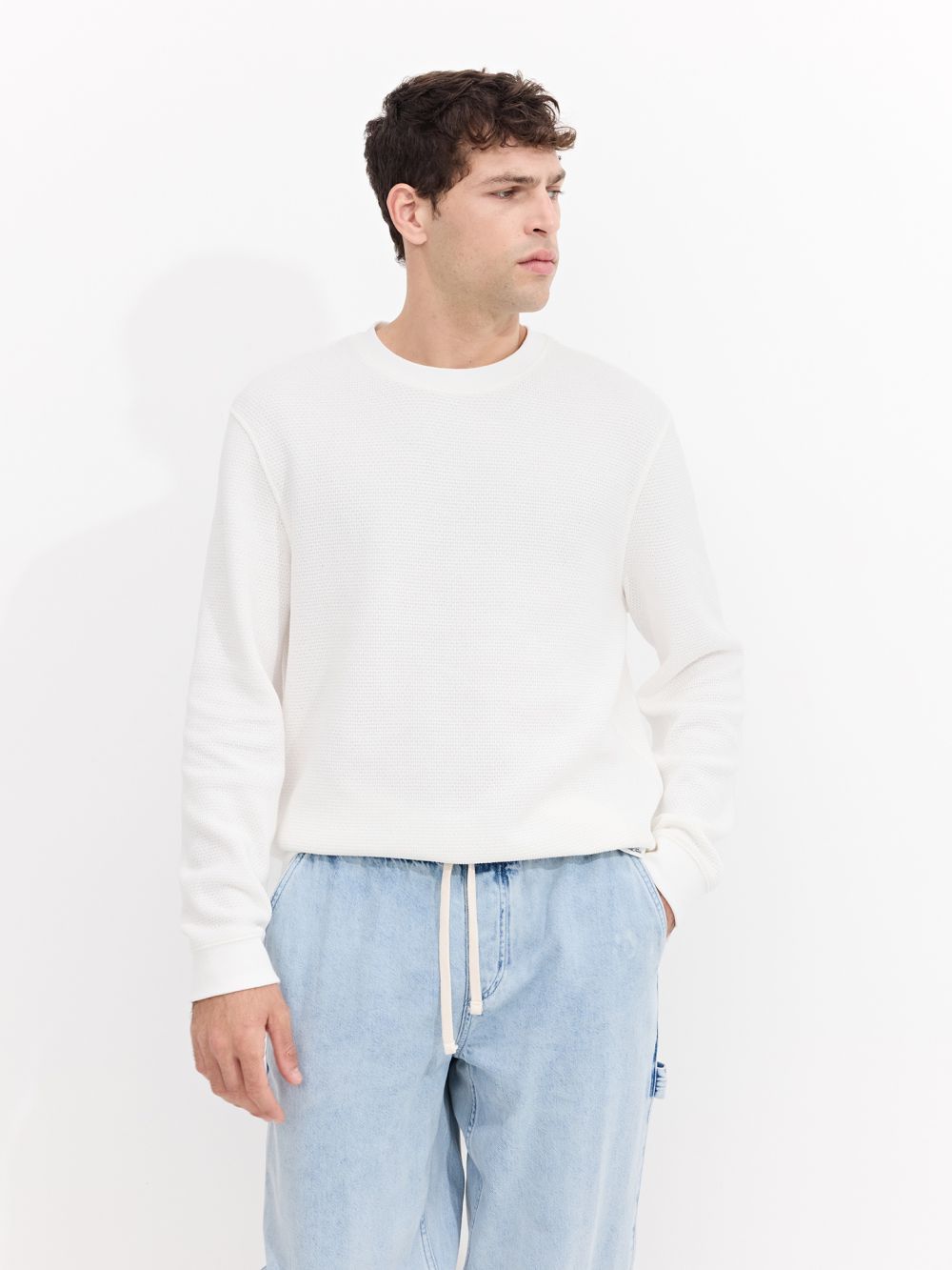 טי שירט שרוול ארוך עם טקסטורה