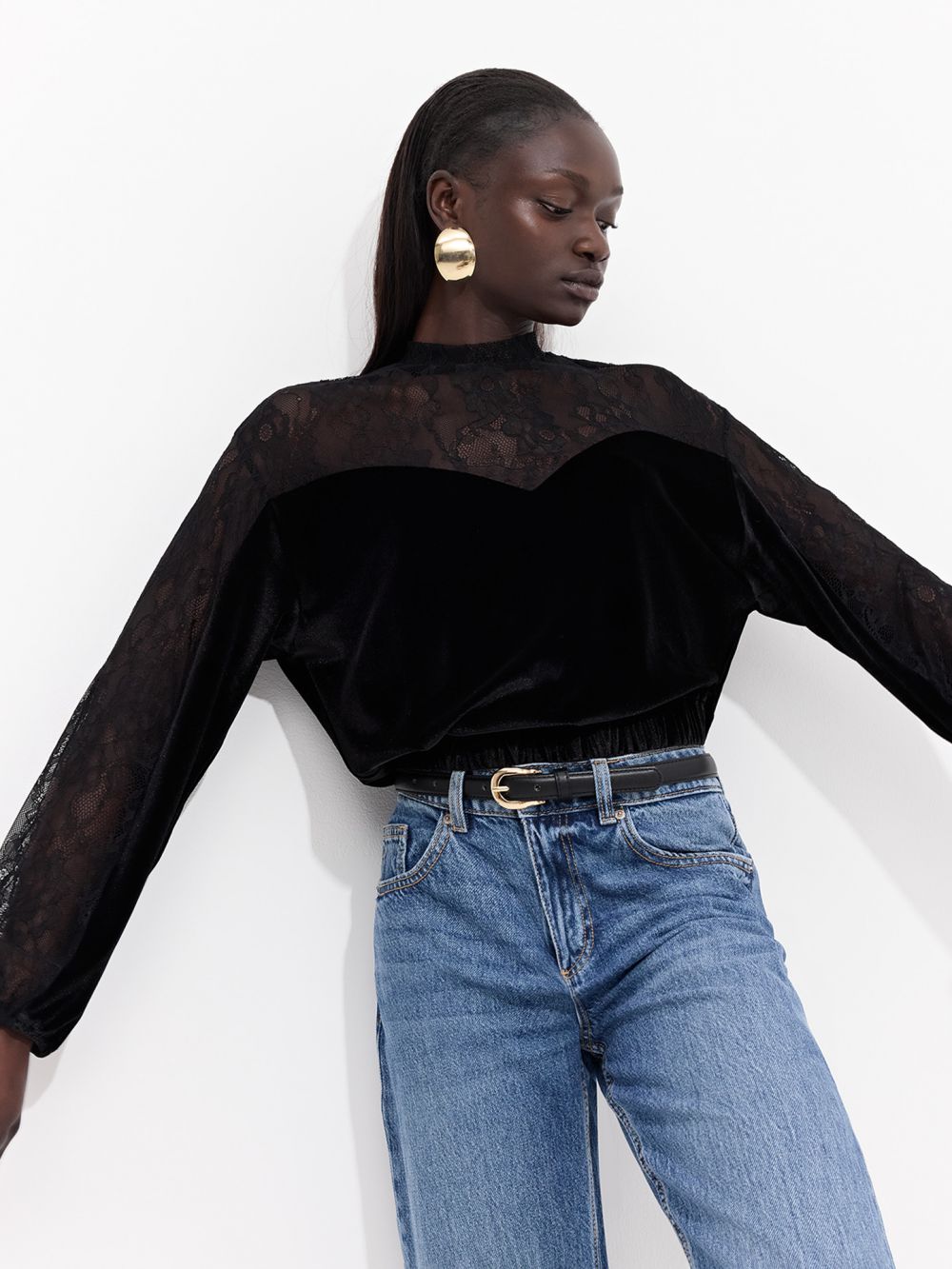 סווטשירט קטיפה משולב תחרה