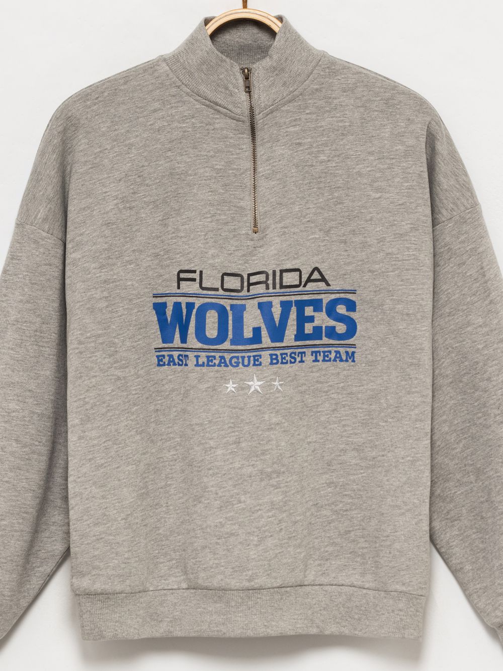 סווטשירט עם צווארון גבוה