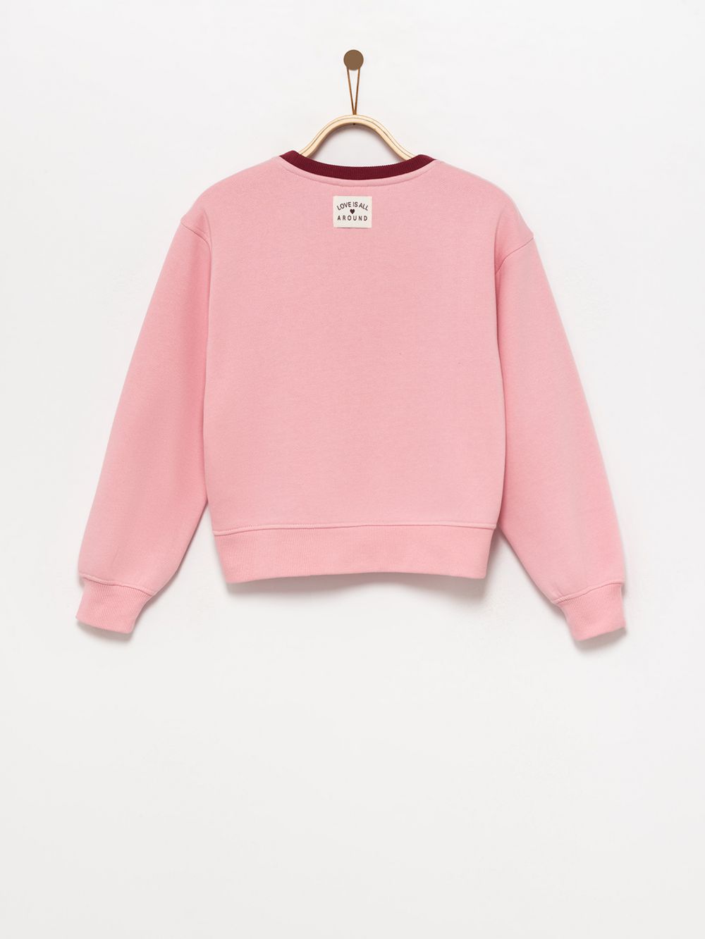 סווטשירט עם כיתוב