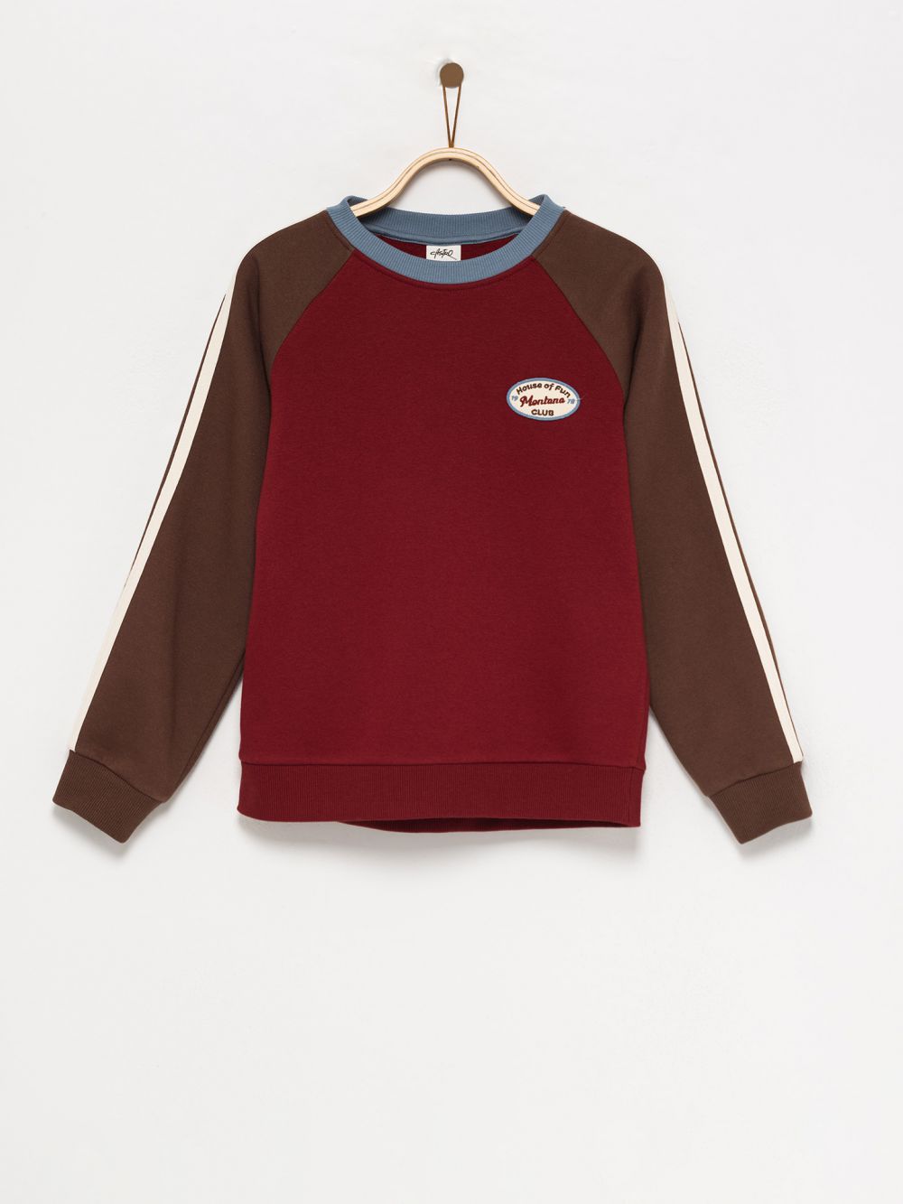 סווטשירט עם כיתוב