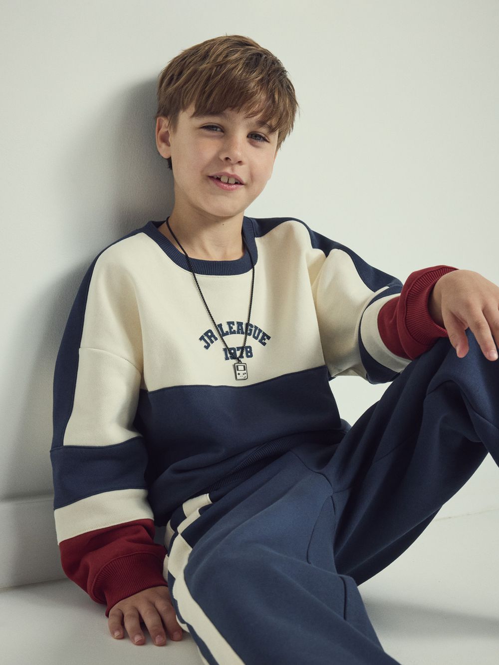 סווטשירט עם כיתוב